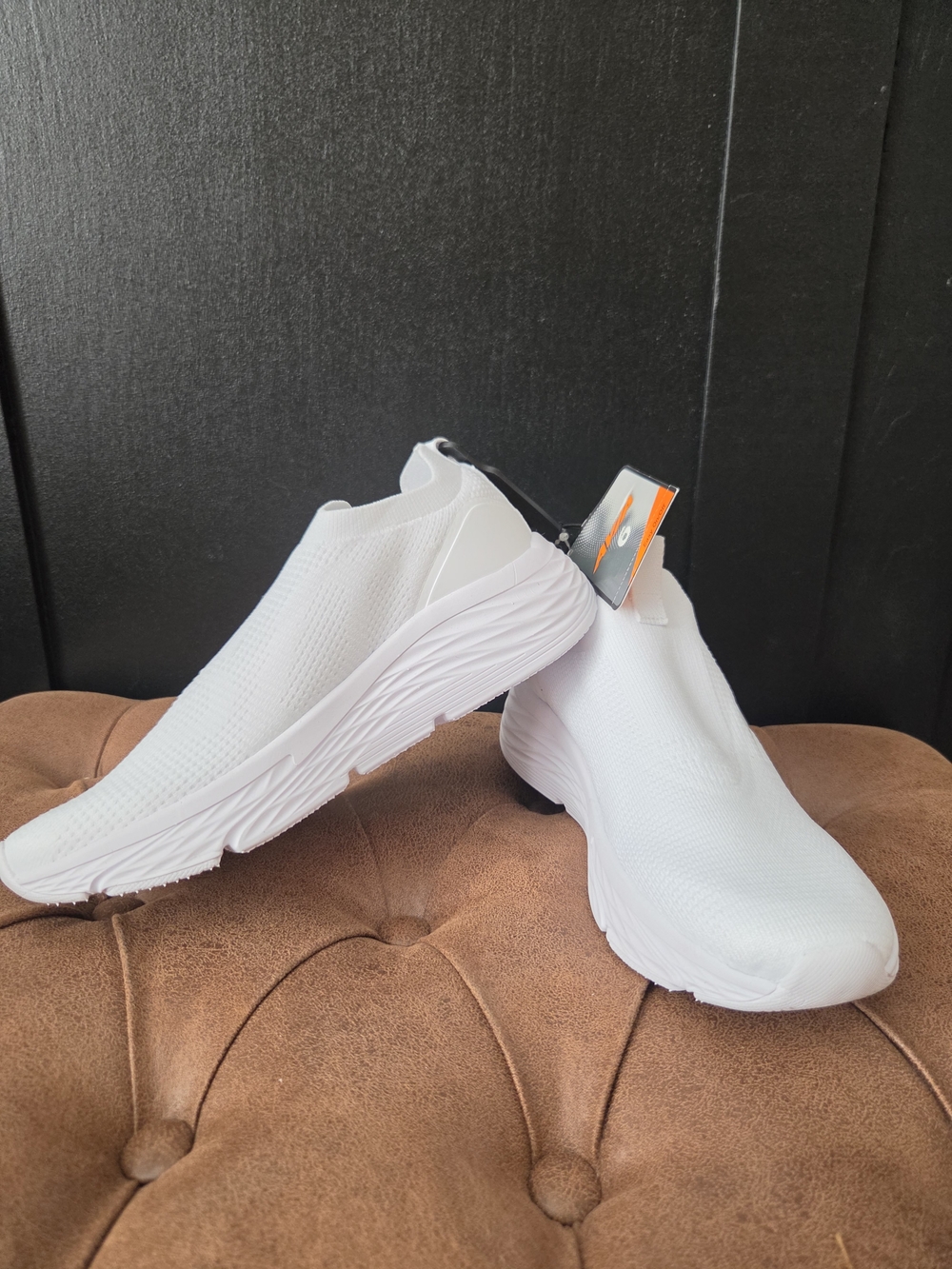 Avia Women's Slip-On Knit Sneakers in White ~ Size 6